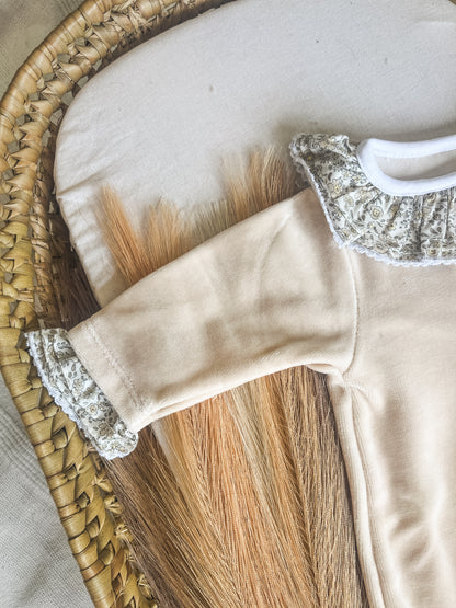 Babygrow de veludo bebé bege