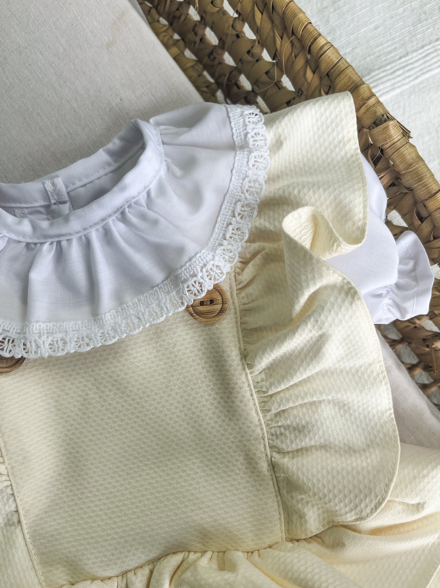 Conjunto de fofo/jardineira com blusa bebé amarelo