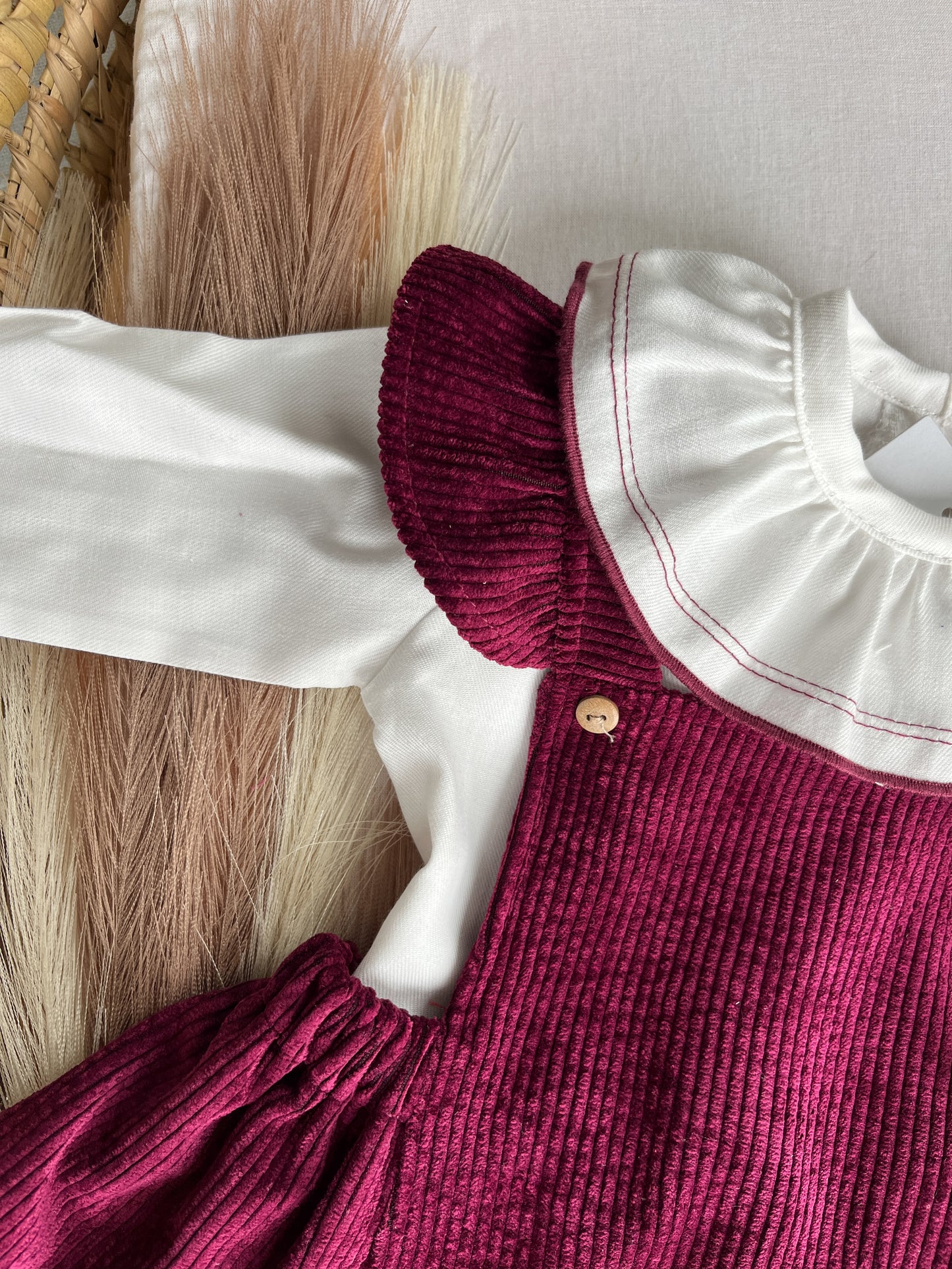 Conjunto de vestido com blusa bebé bordô