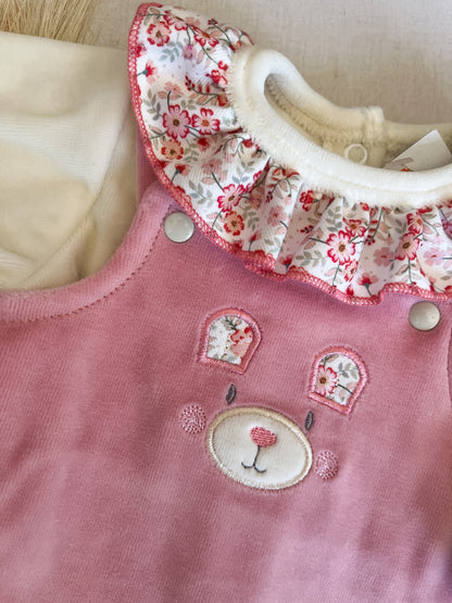 Conjunto de jardineira e camisola de veludo bebé rosa