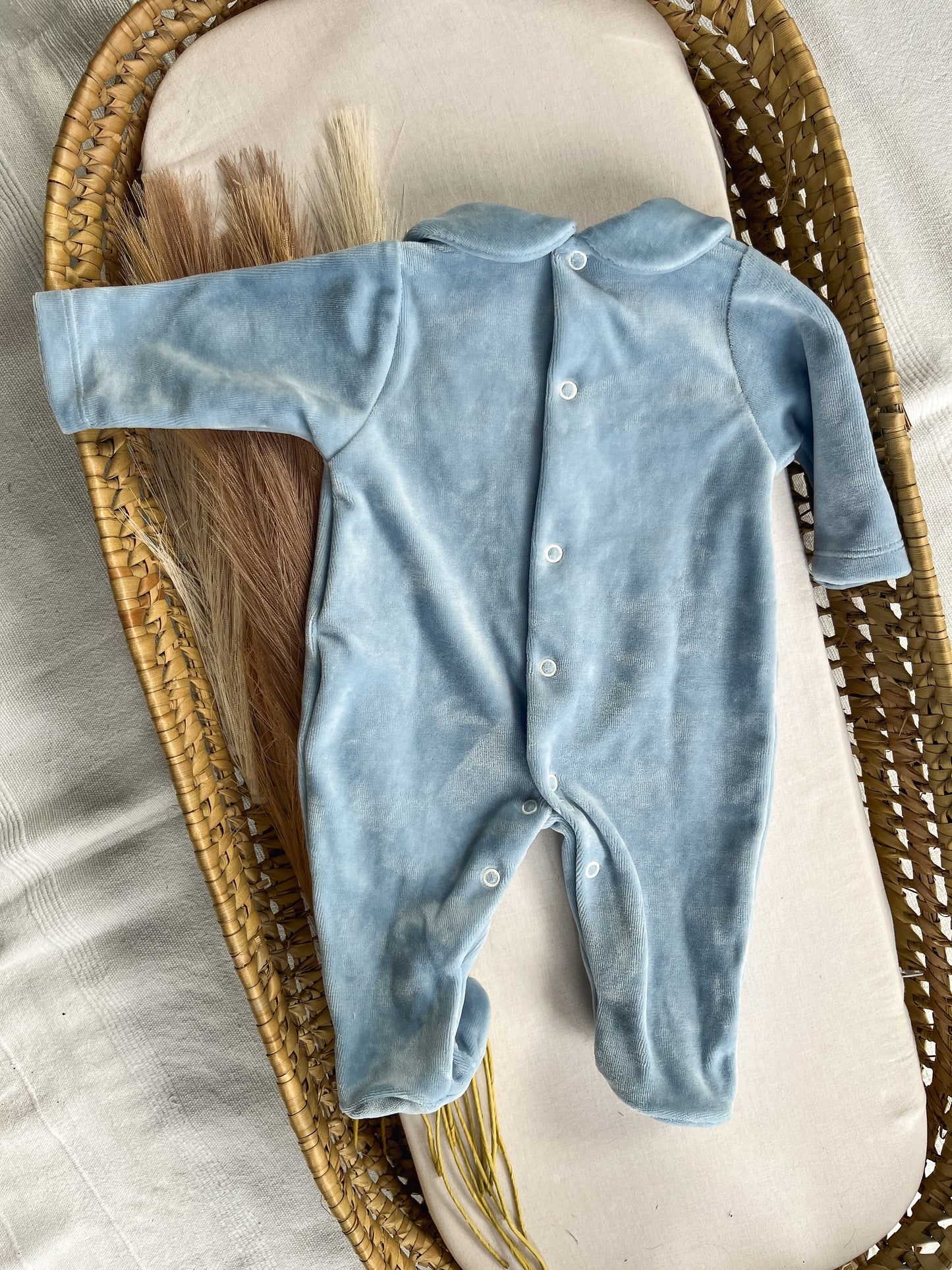 Babygrow de veludo bebé azul personalizável com nome