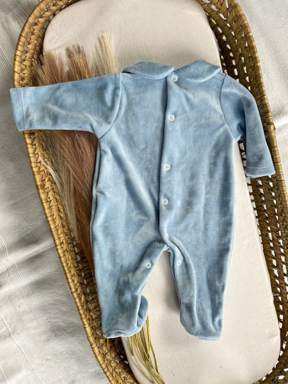 Babygrow de veludo bebé azul personalizável com nome