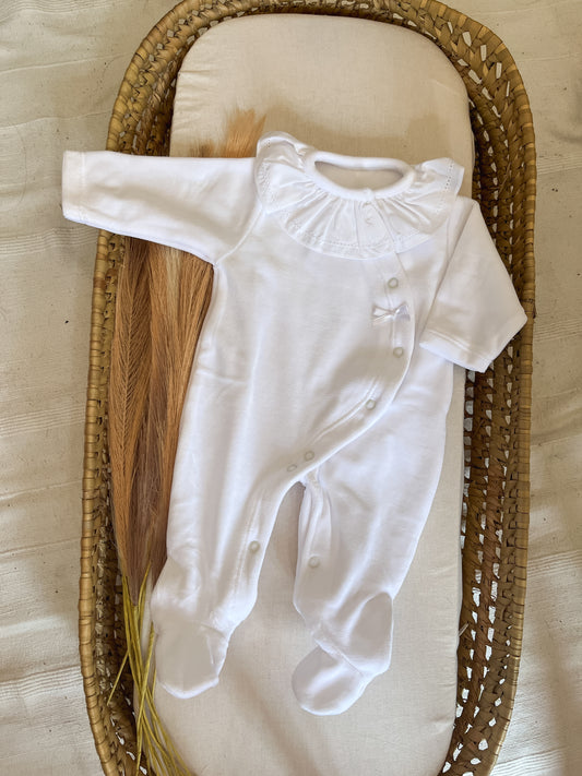 Babygrow de veludo bebé branco personalizável com nome