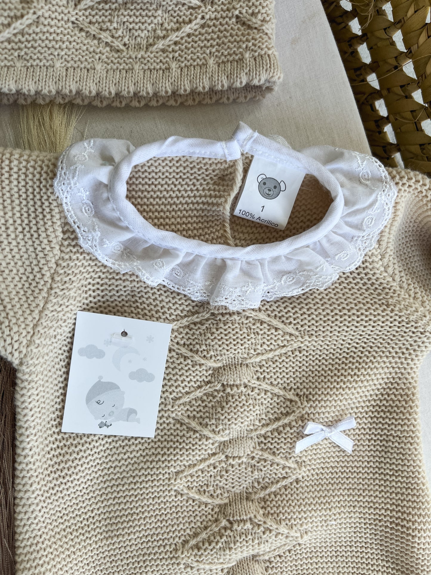 Conjunto de malha 2 peças fofo e gorro bege