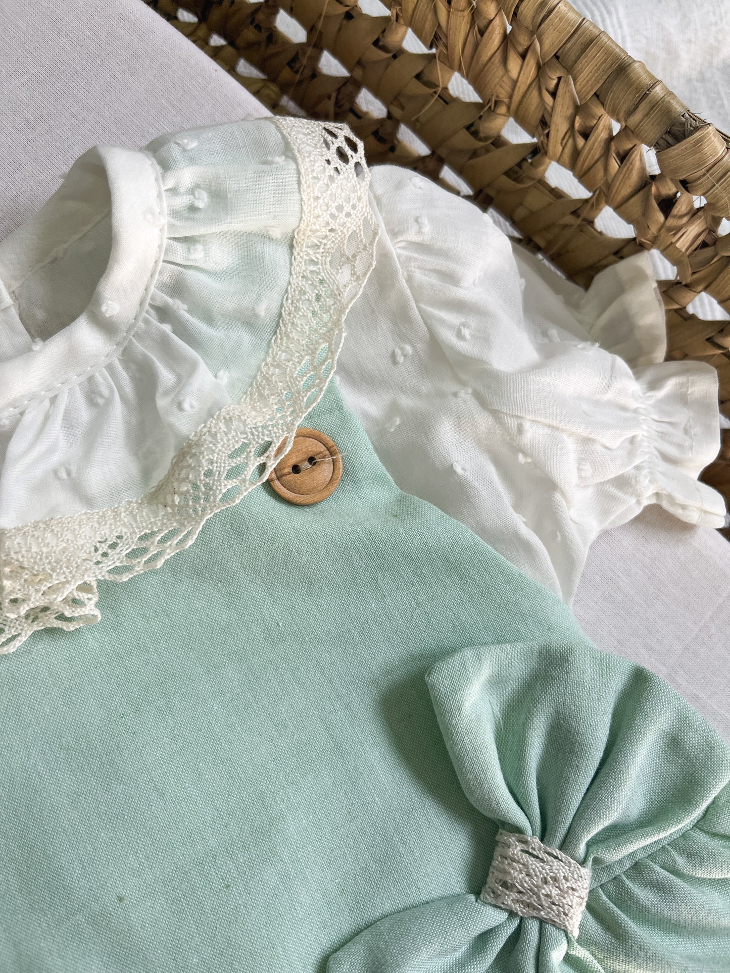Conjunto de fofo/jardineira com blusa bebé verde água