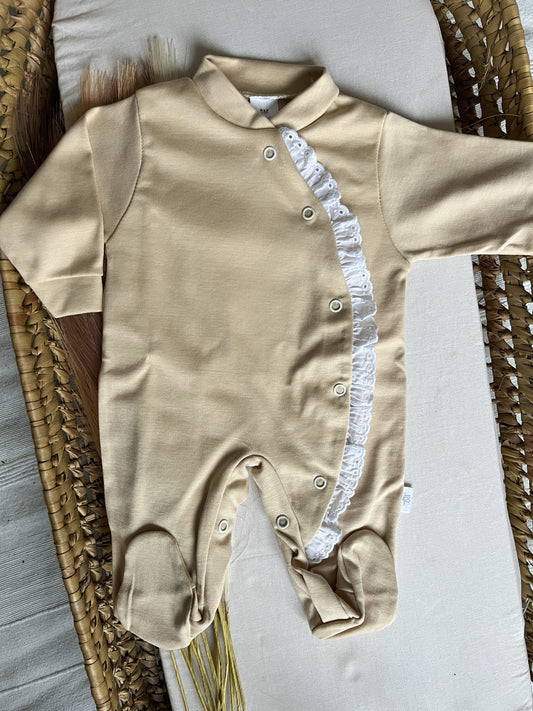 Babygrow de algodão bebé bege