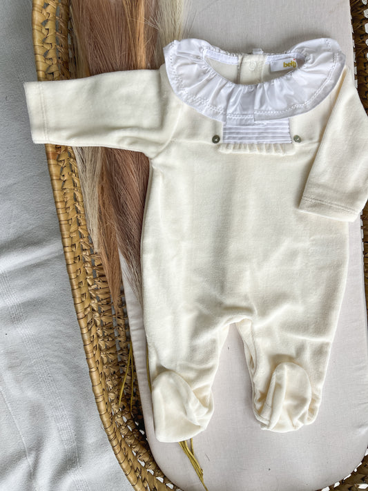 Babygrow de veludo bebé pérola personalizável com nome