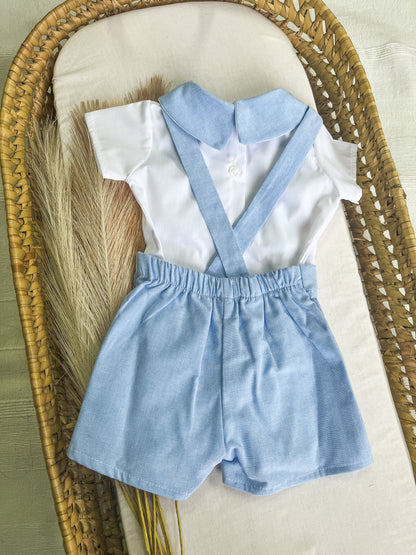 Conjunto de calções com blusa e suspensórios bebé azul