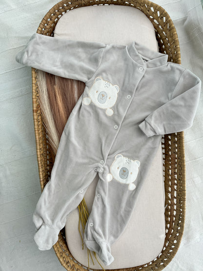 Babygrow de veludo bebé cinza