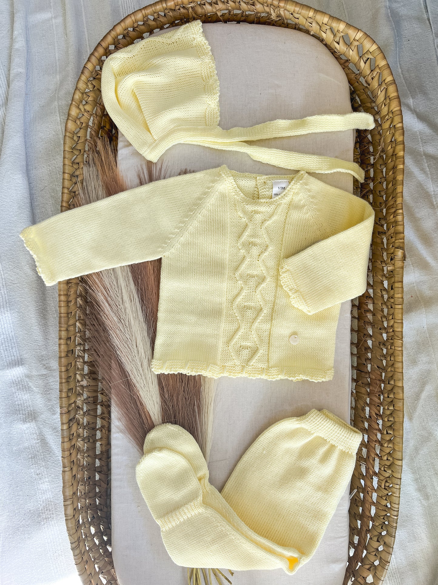 Conjunto de malha bebé 3 peças amarelo