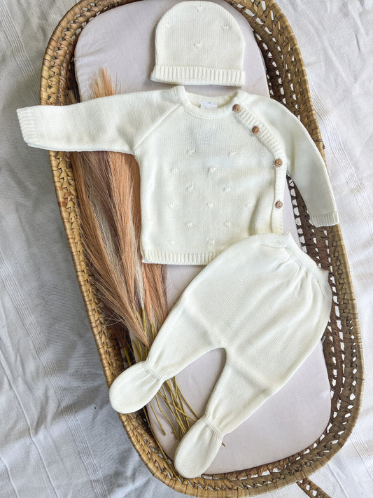 Conjunto de camisola, calças e gorro