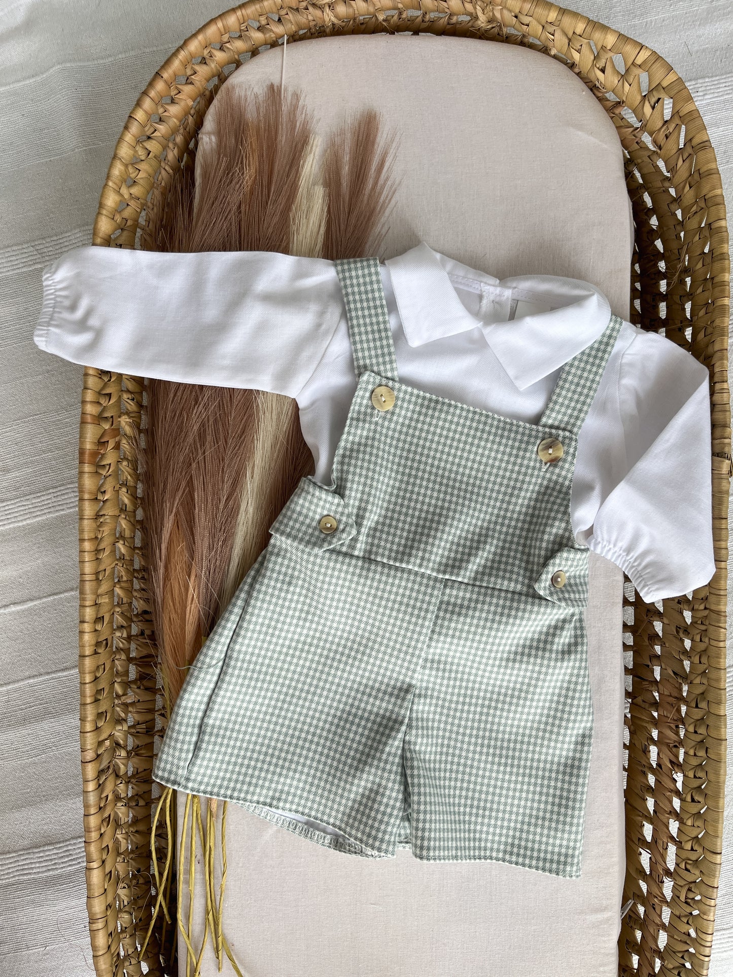 Conjunto de jardineira com camisola bebé menino verde