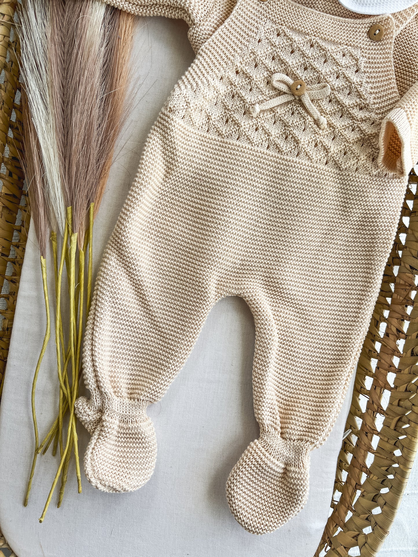 Conjunto de malha bebé 3 peças bege