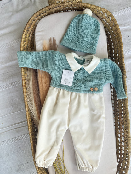 Conjunto de jardineira e gorro bebé