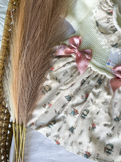 Conjunto de malha de 2 peças vestido e touca bebé menina