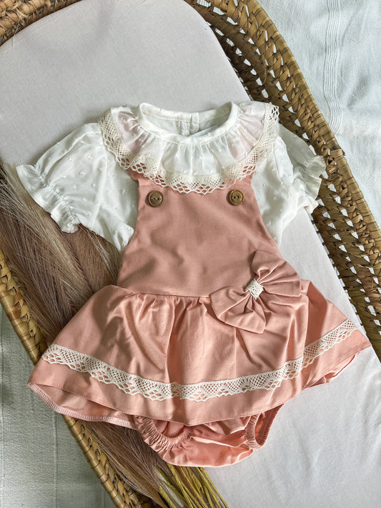Conjunto de fofo/jardineira com blusa bebé rosa velho