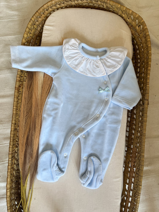 Babygrow de veludo bebé azul personalizável com nome