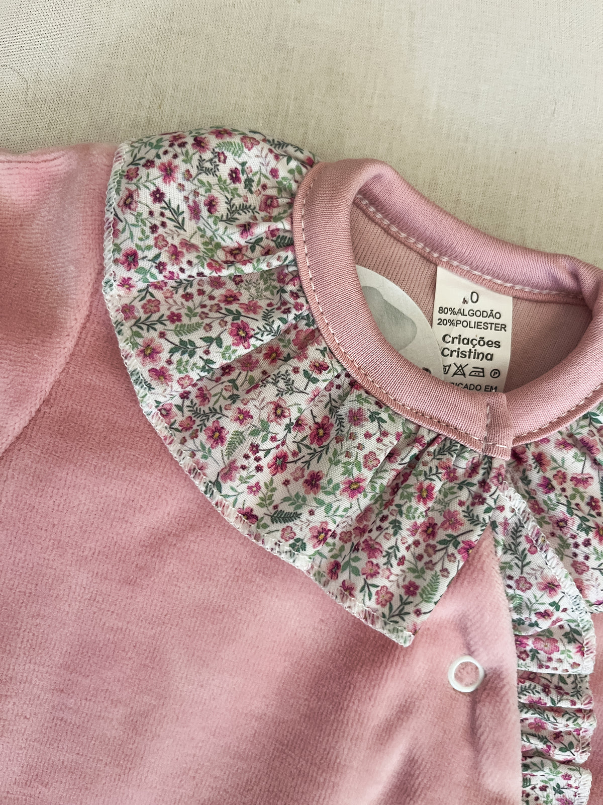 Babygrow de veludo bebé rosa velho personalizável com nome