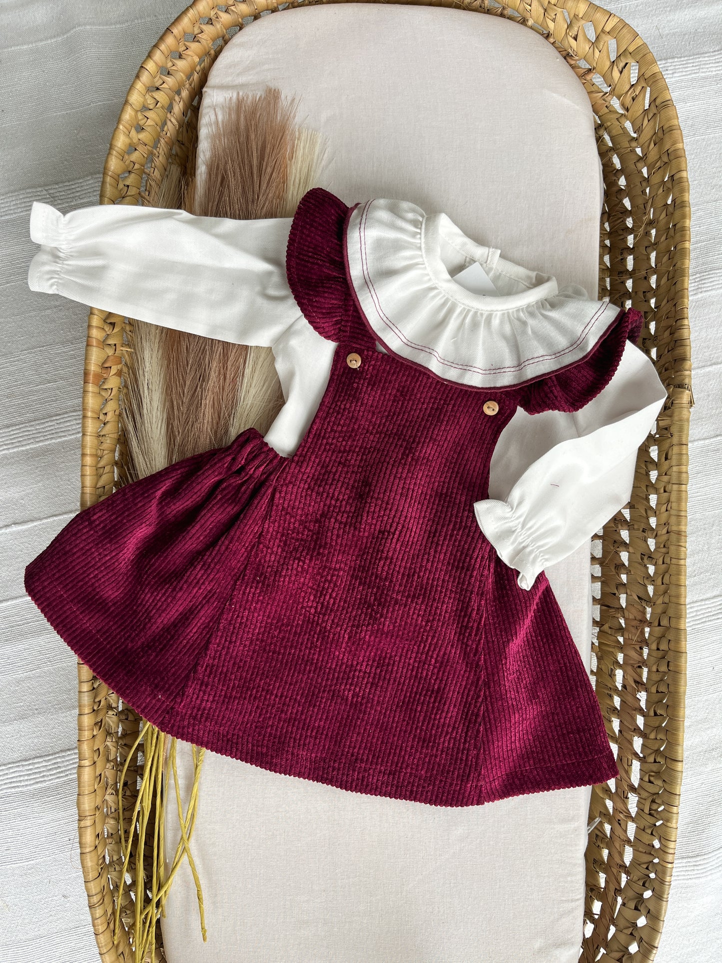 Conjunto de vestido com blusa bebé bordô