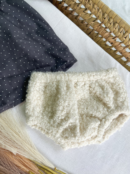 Conjunto de vestido com tapa fralda bebé cinza com pelo