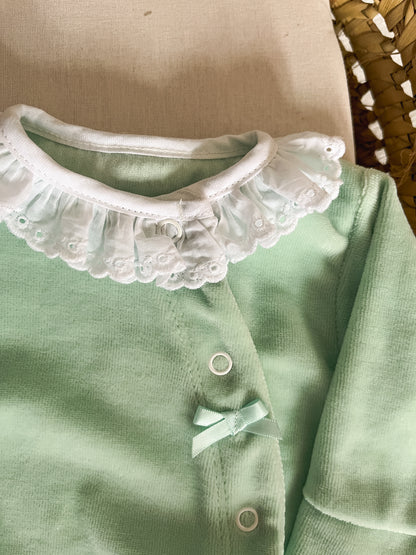 Babygrow de veludo bebé verde água personalizável com nome