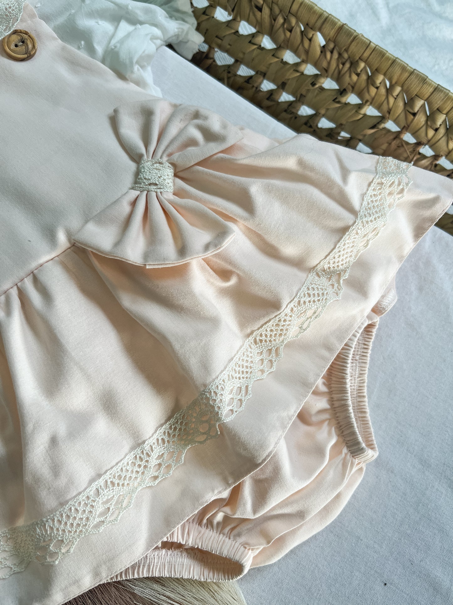 Conjunto de fofo/jardineira com blusa bebé rosa