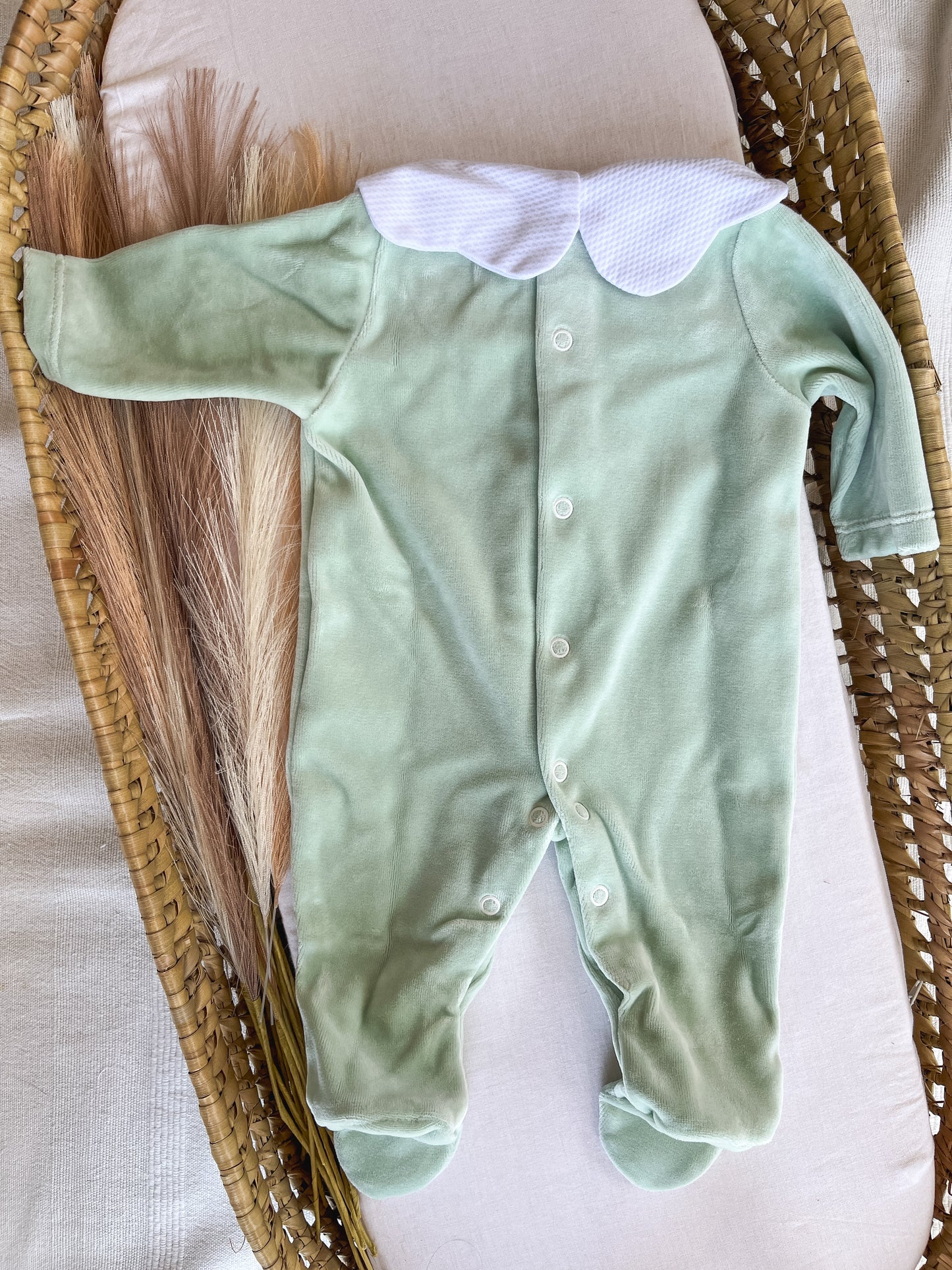 Babygrow de veludo bebé verde