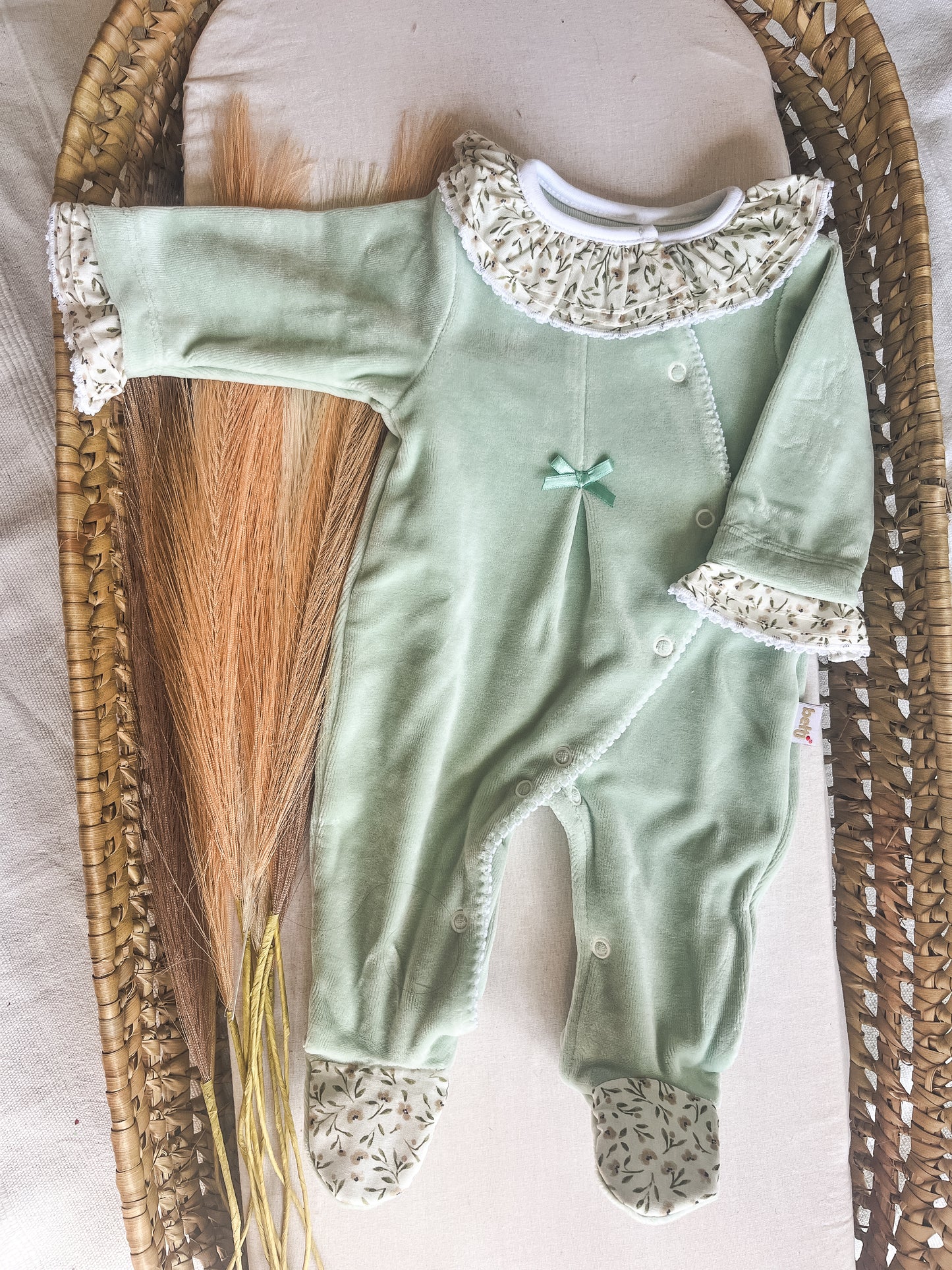 Babygrow de veludo bebé verde