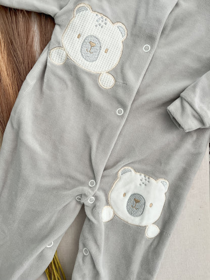 Babygrow de veludo bebé cinza
