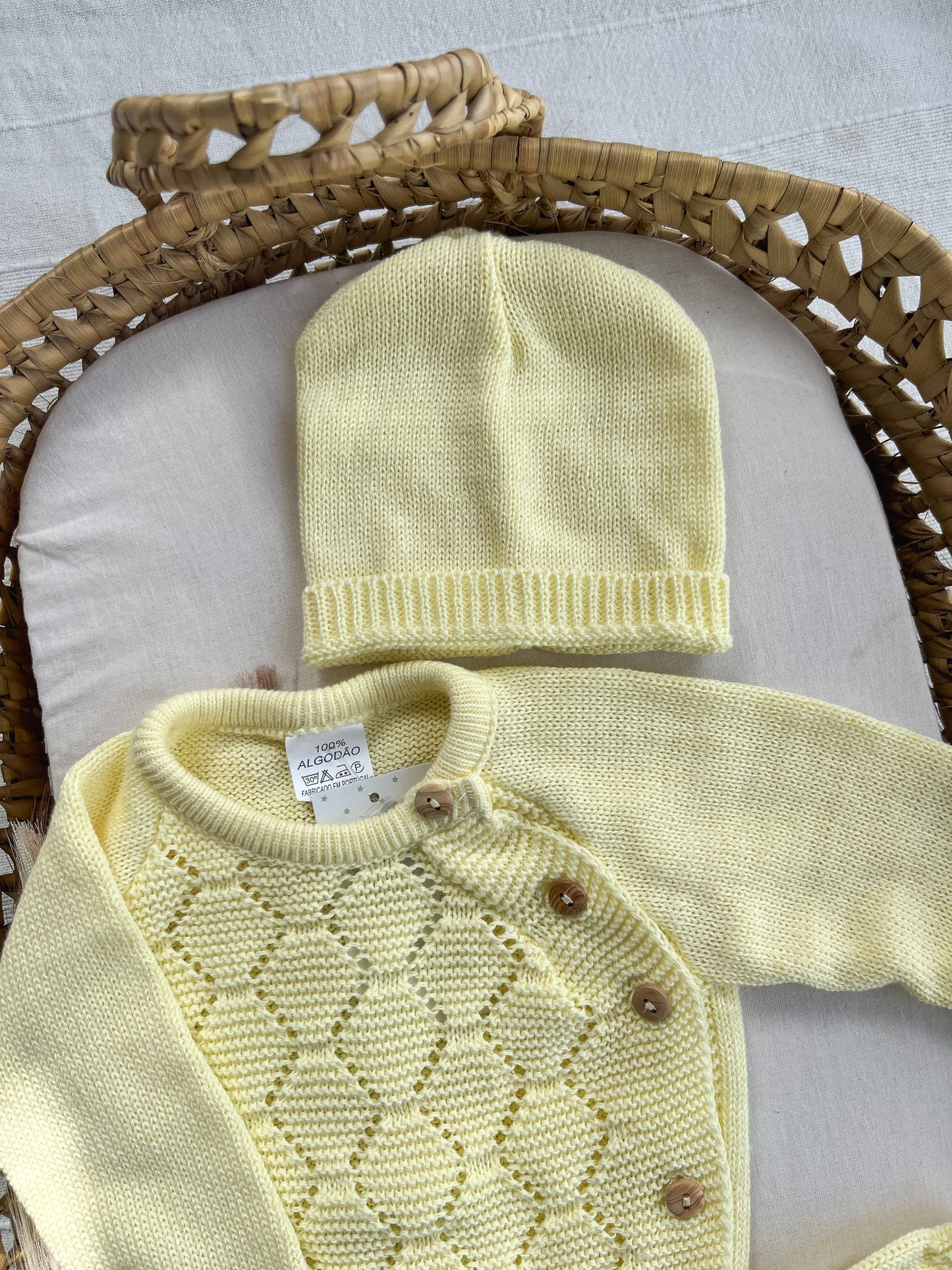 Conjunto de malha bebé 3 peças amarelo