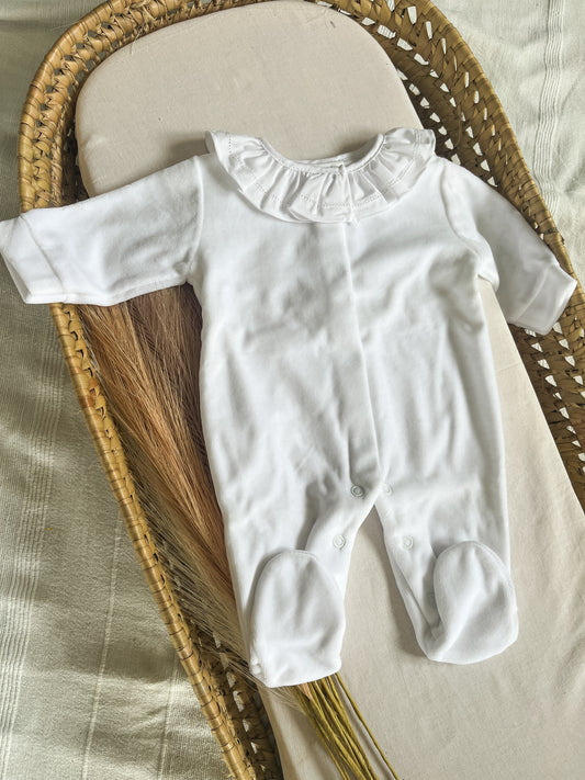 Babygrow de veludo bebé branco personalizável com nome
