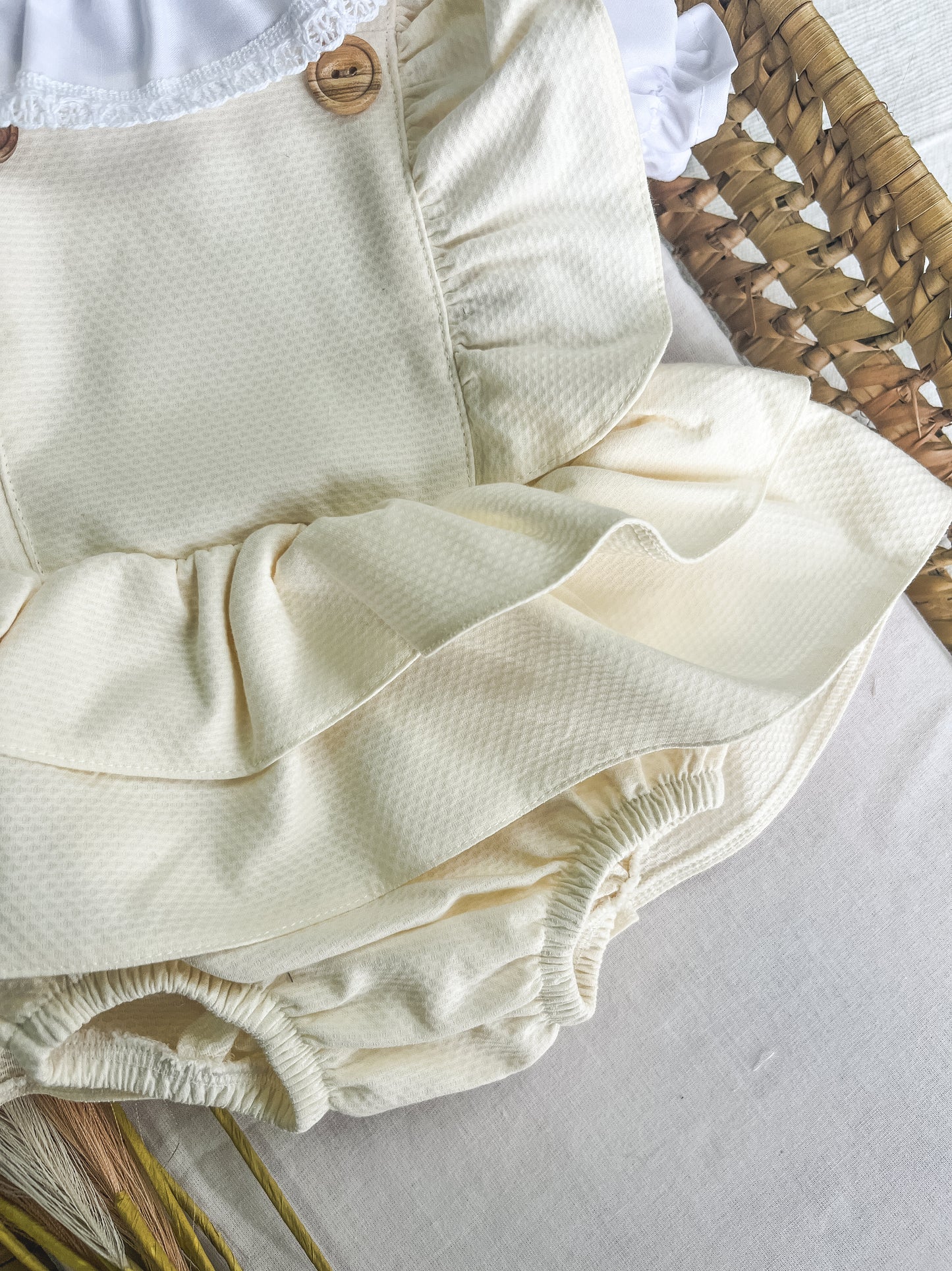Conjunto de fofo/jardineira com blusa bebé amarelo