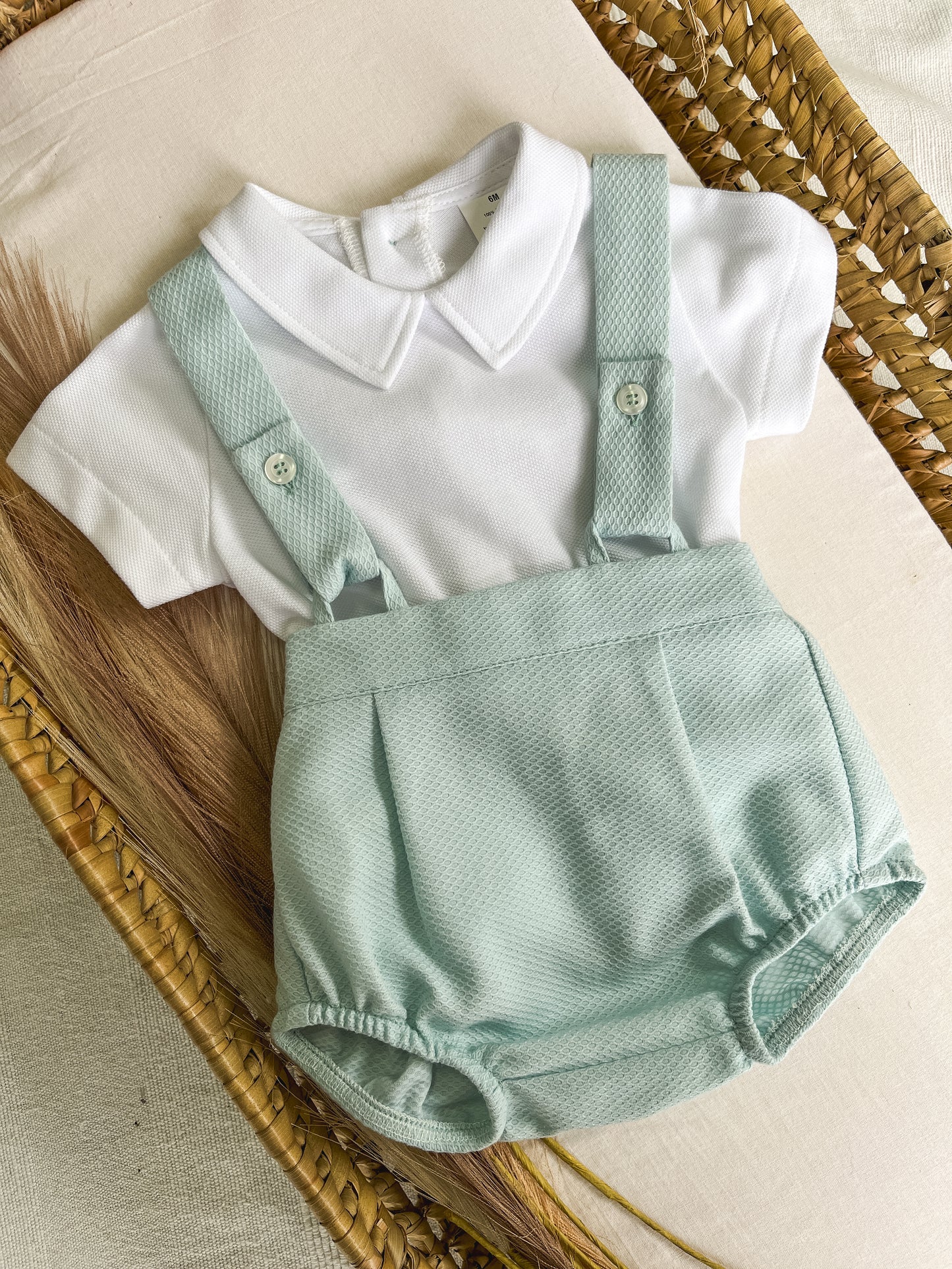 Conjunto de camisola com tapa fralda bebé verde