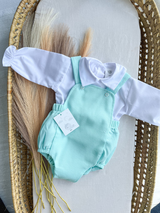 Conjunto de fofo/jardineira e camisa verde água