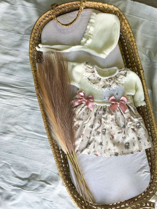 Conjunto de malha de 2 peças vestido e touca bebé menina