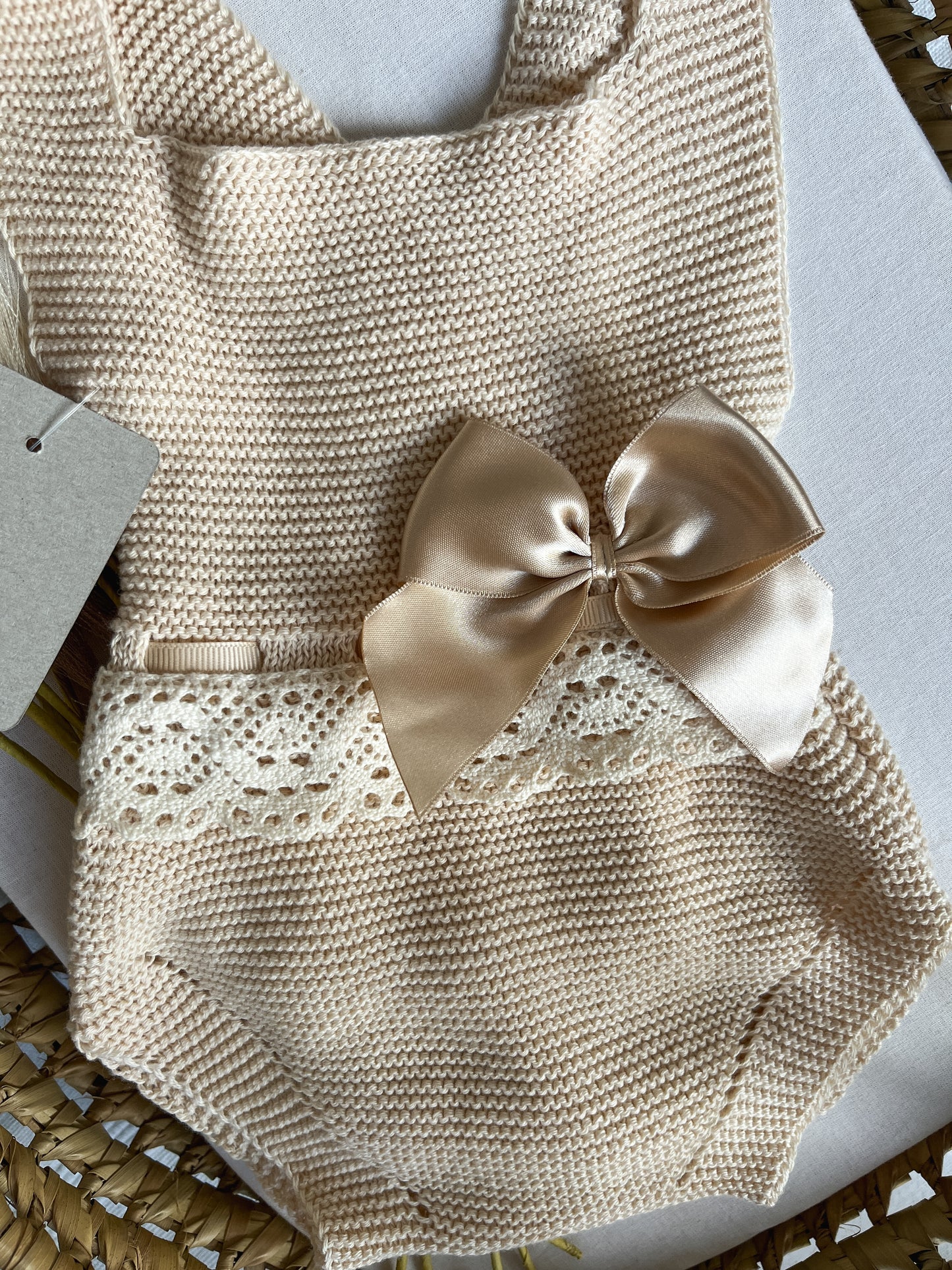 Conjunto de malha bebé 3 peças bege