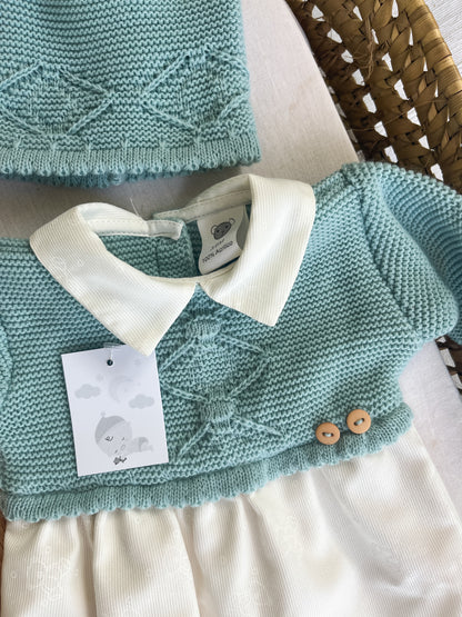 Conjunto de jardineira e gorro bebé