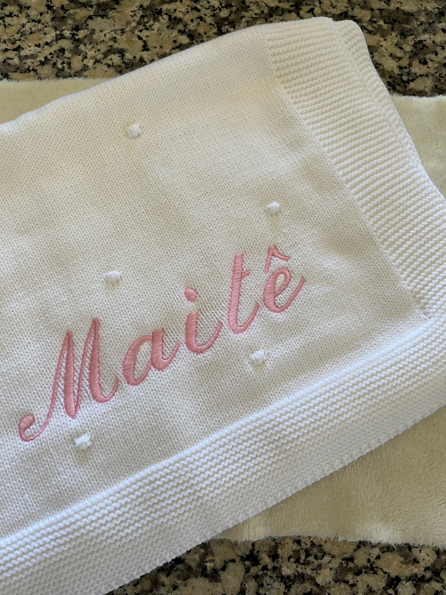 Manta de malha branco pérola para bebé personalizável com nome