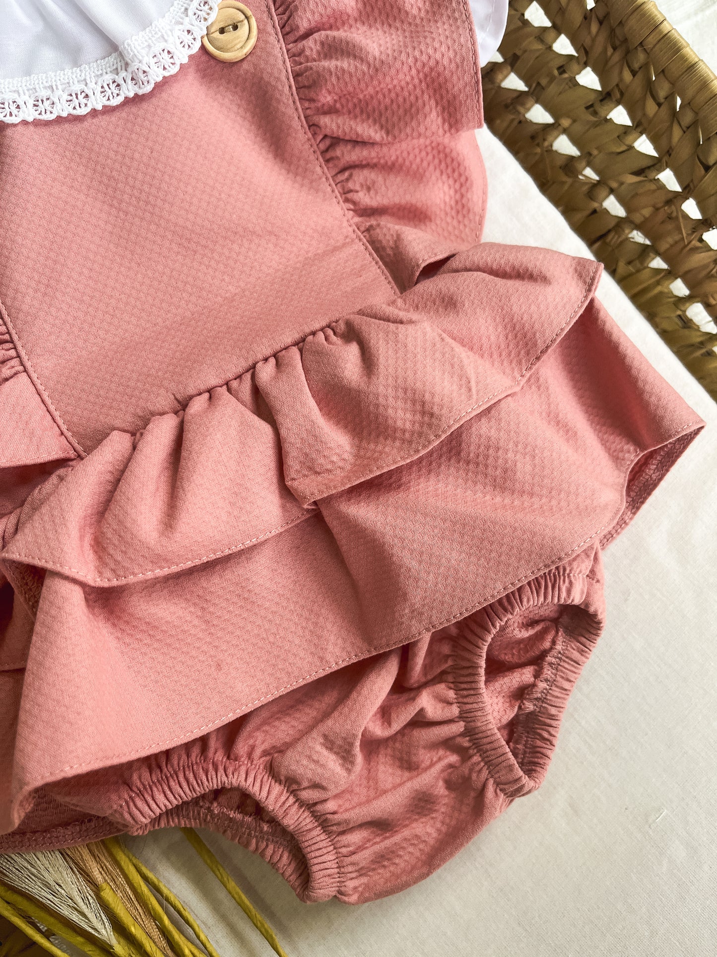 Conjunto de fofo/jardineira com blusa bebé rosa velho