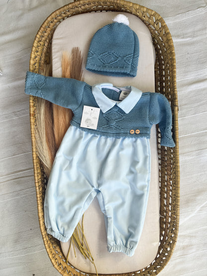 Conjunto de jardineira e gorro bebé