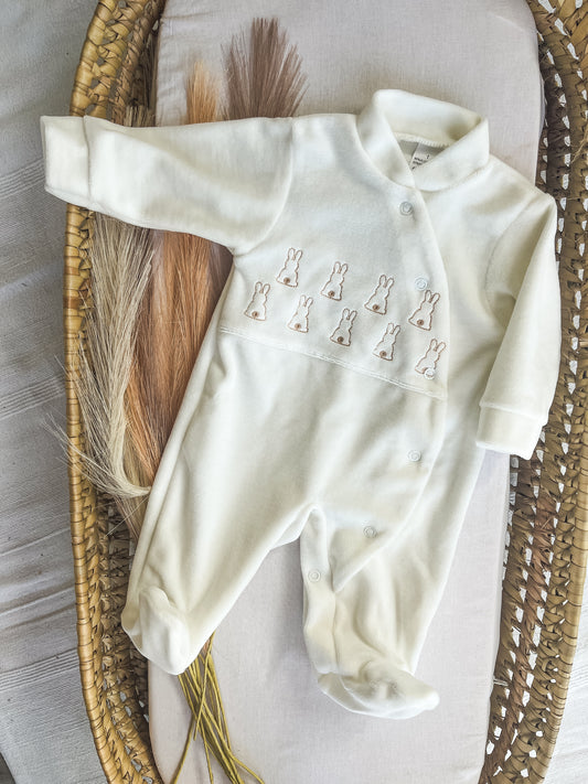 Babygrow de veludo branco pérola