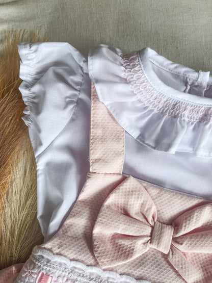 Conjunto de fofo/jardineira rosa com blusa bebé menina