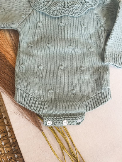 Conjunto de malha fofo e touca bebé verde