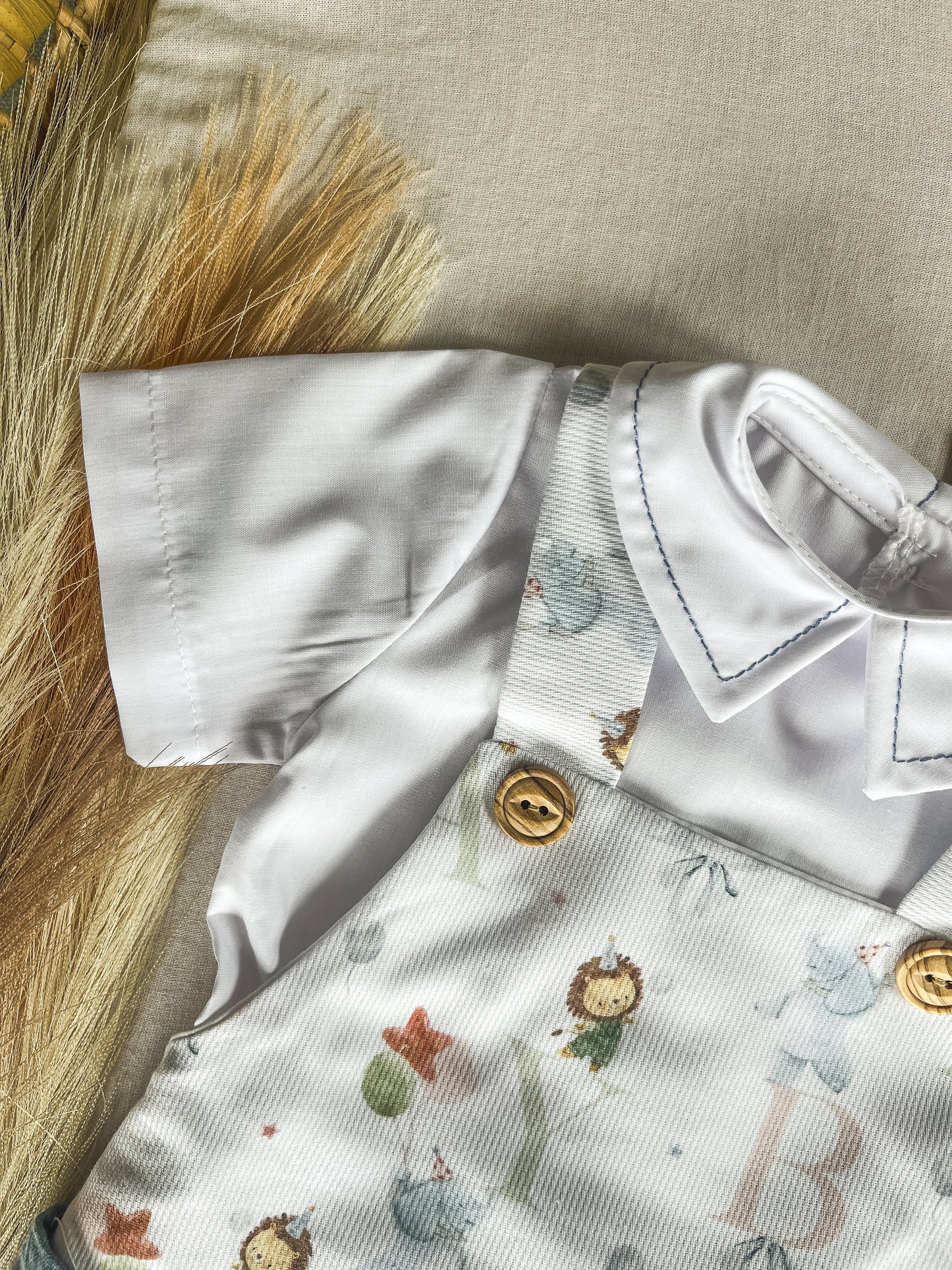 Conjunto de fofo/jardineira com blusa bebé menino