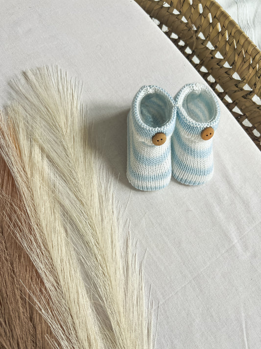 Carapins/ sapatinhos de malha bebé azul