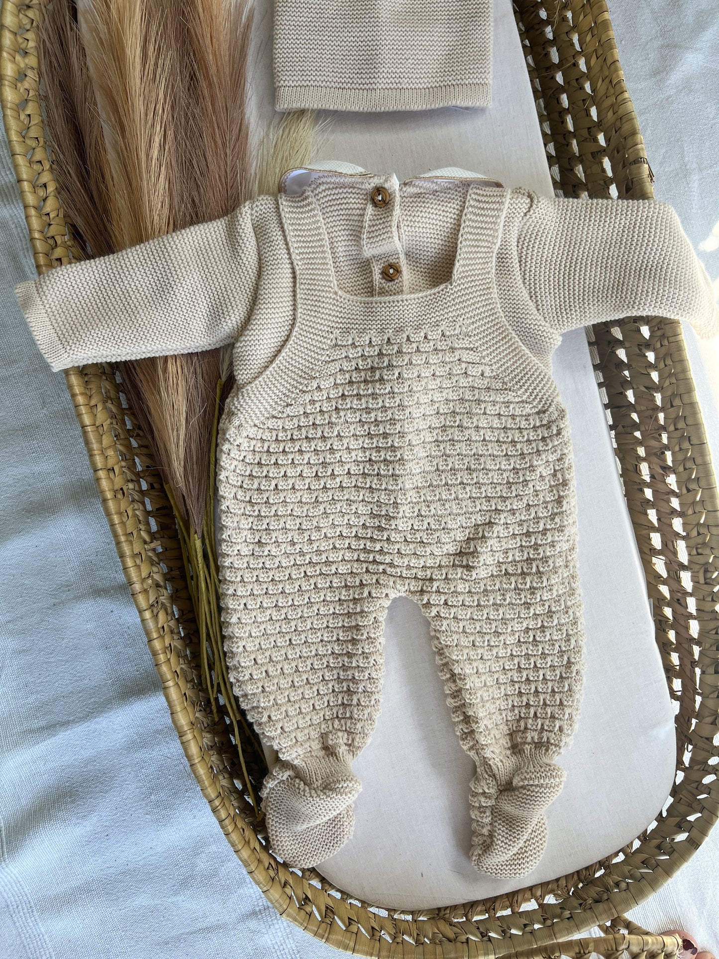 Conjunto de malha bebé 3 peças bege