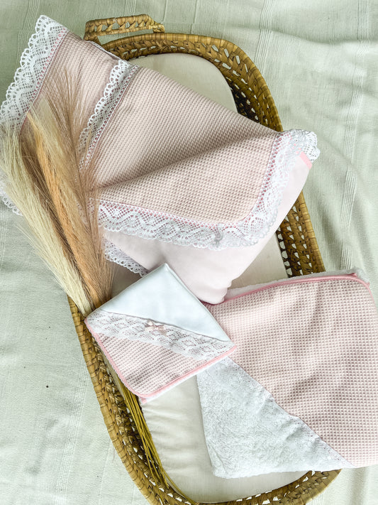 Conjunto de manta, fralda e toalha rosa bebé personalizável com nome