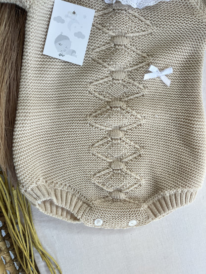 Conjunto de malha 2 peças fofo e gorro bege
